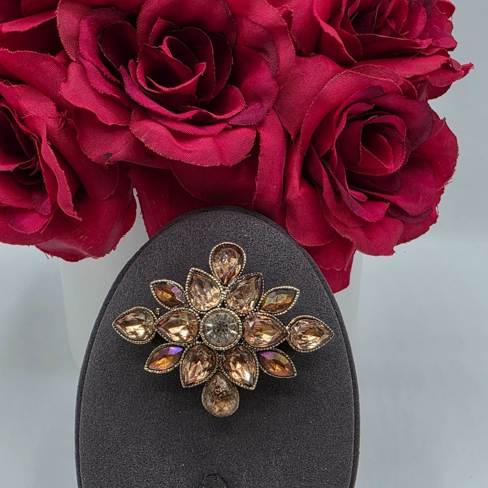 Liz Claiborne Brooch Flower Crystal‎ Gold Tone Rhinestone Pin Jewelry Estate